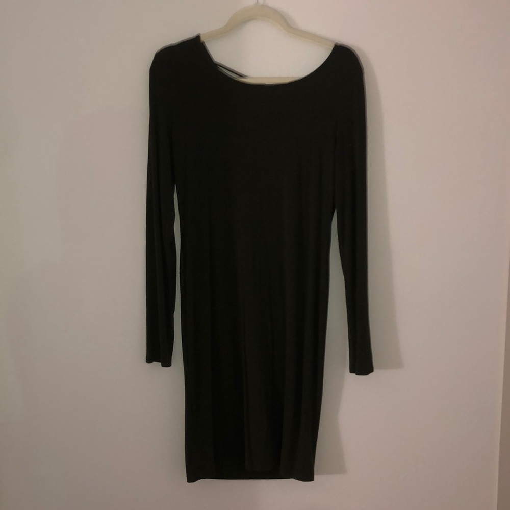 Green long sleeve dress